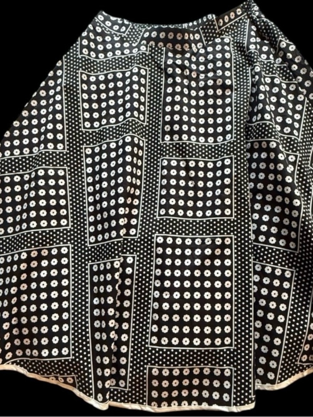 Tulip B Black & White Retro Flower  Dots  Print Midi Circle Skirt Lined Pockets